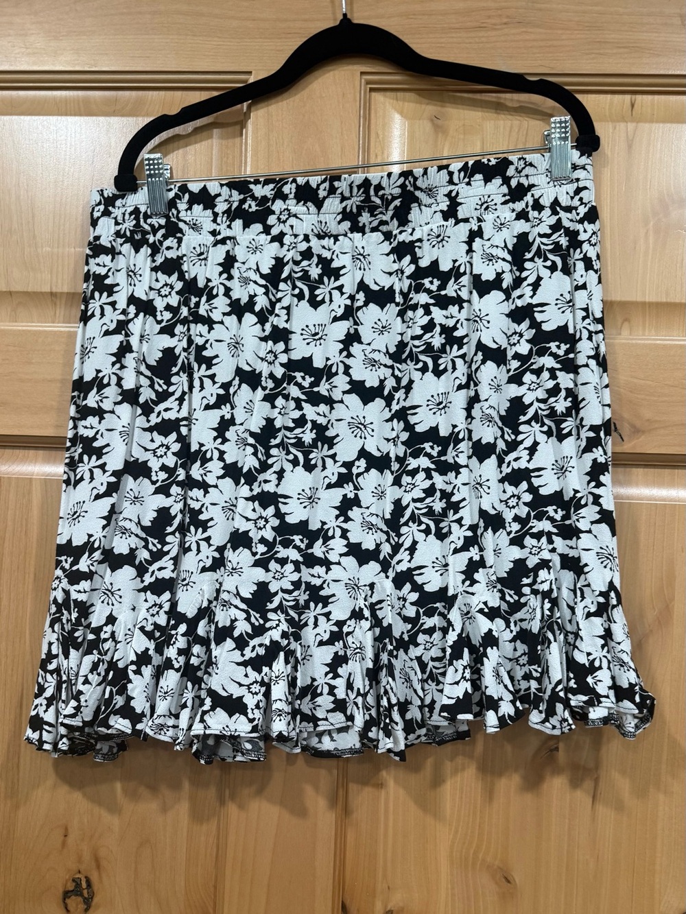 Loft Black & White Floral Skirt